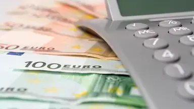 Billet et calculatrice