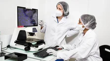 Analyse de cellules sur des microsupports à l'aide d'un microscope à fluorescence