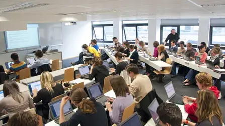 Étudiants en salle de cours