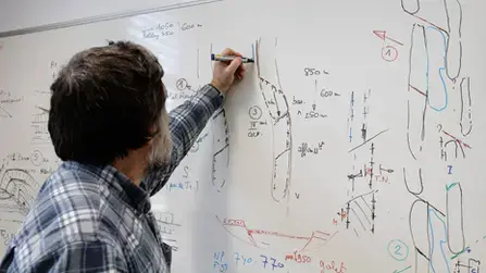 enseignant au tableau