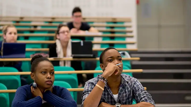 Université Paris-Est-Marne-la-Vallée - étudiants