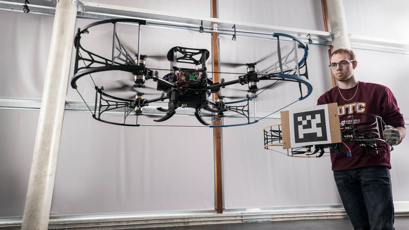 Drone octorotor Modul Air suivant de manière autonome un AprilTag