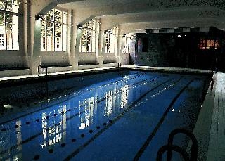 Piscine de la ville de Paris, sous le pavillon Foch