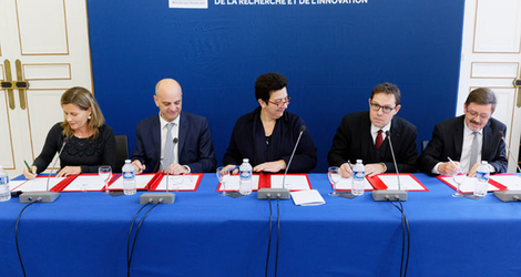 Signature de la charte pour la mise en oeuvre des attendus