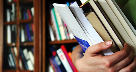 livres-à-la-main